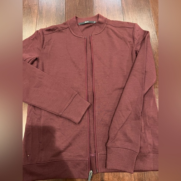 Ibex women maroon zip up sweater/ jacket. B1 - Picture 4 of 6